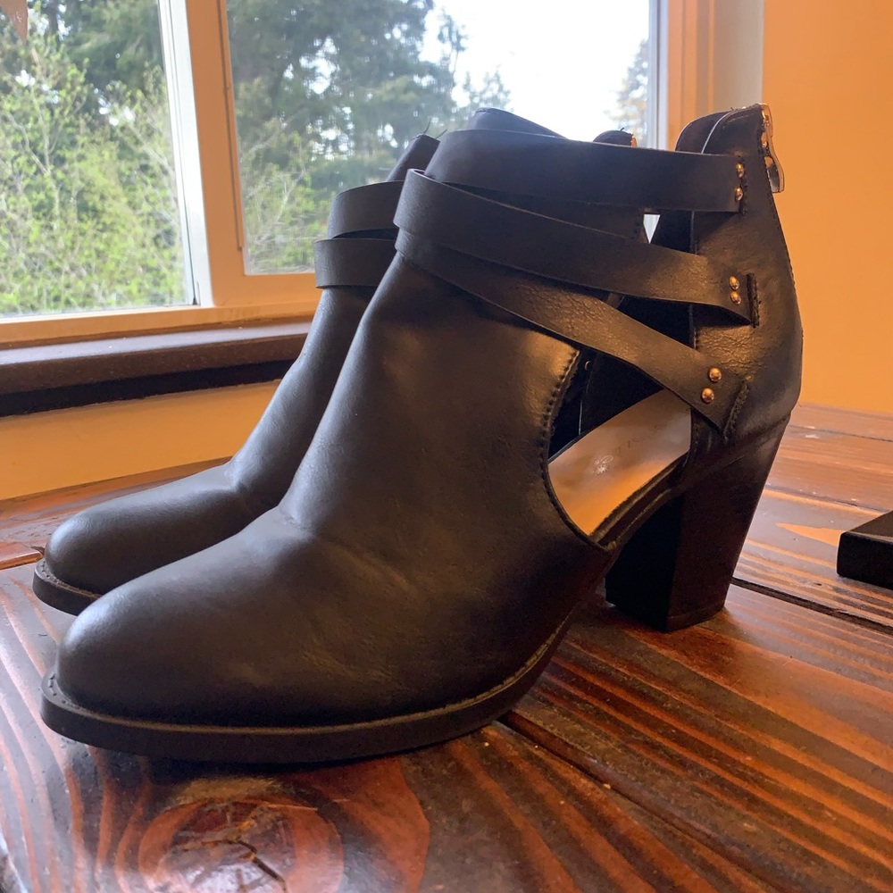 Shoedazzle Heeled Booties